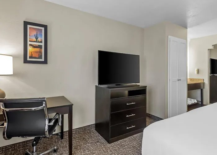 Comfort & Near Sun West 4* Surprise