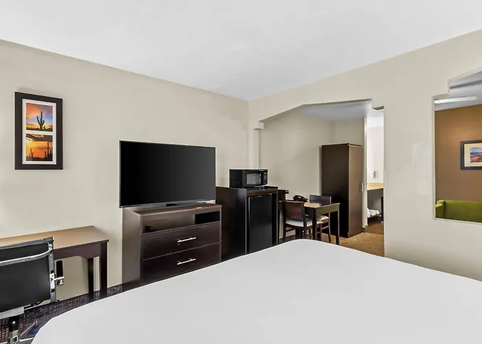 Comfort & Near Sun West 4*