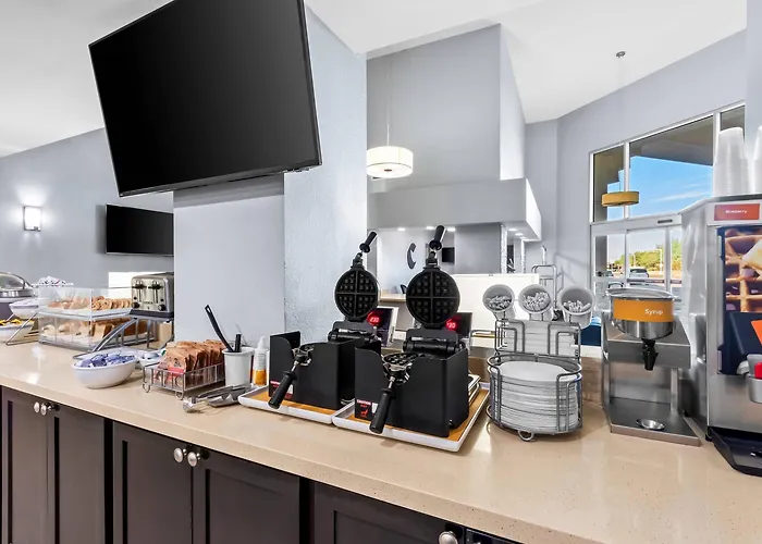 Comfort & Near Sun West 4*