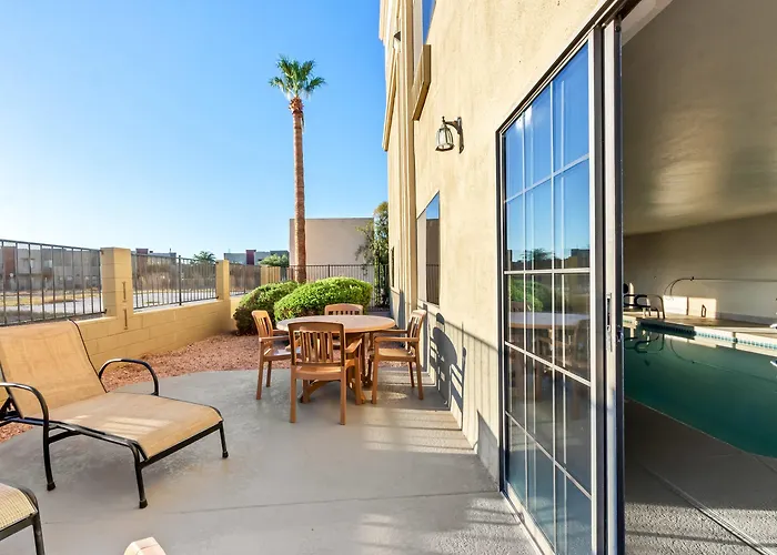 Comfort & Near Sun West 4* Surprise
